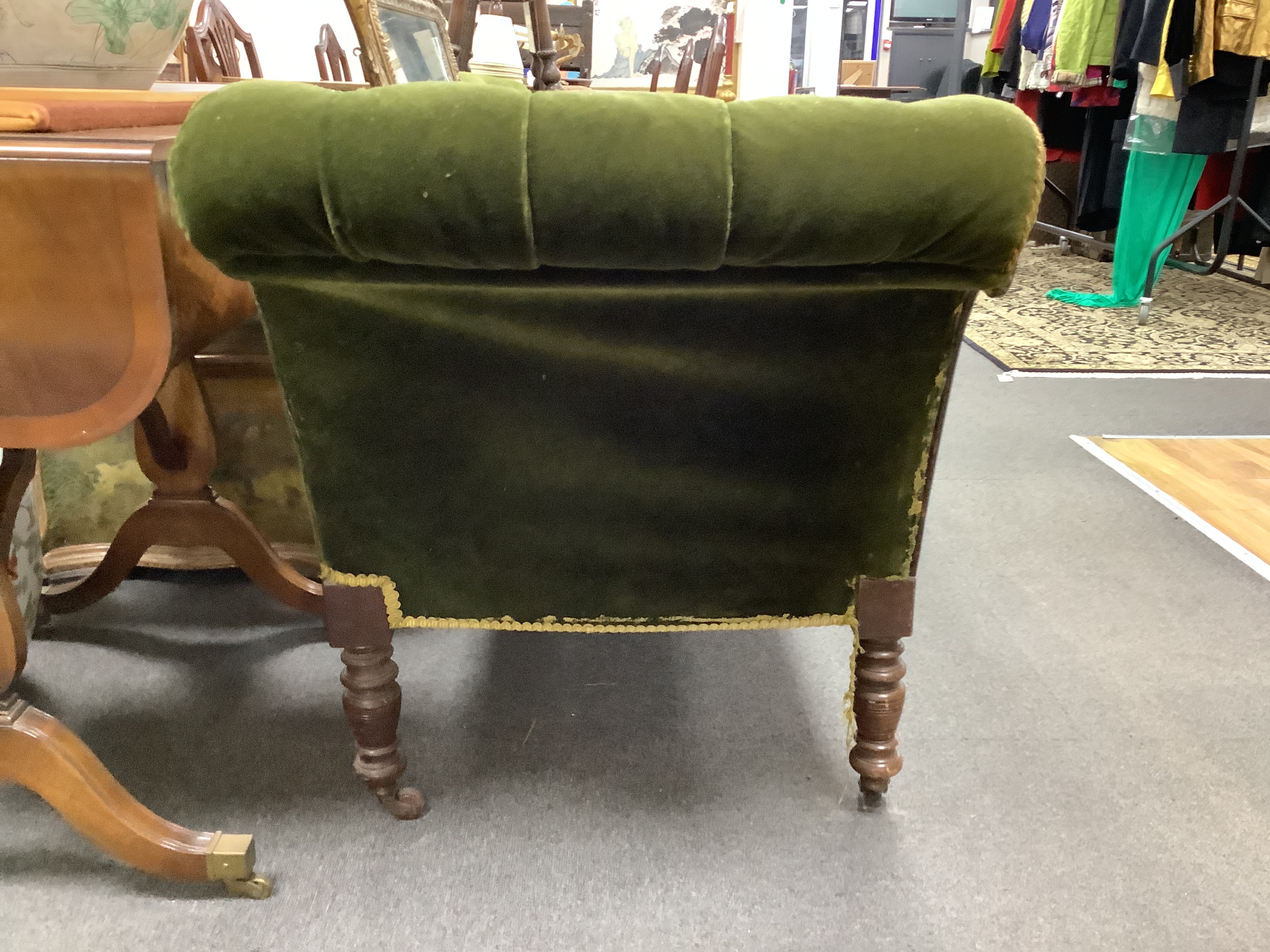 A Victorian mahogany chaise longue, width 176cm, depth 64cm, height 76cm